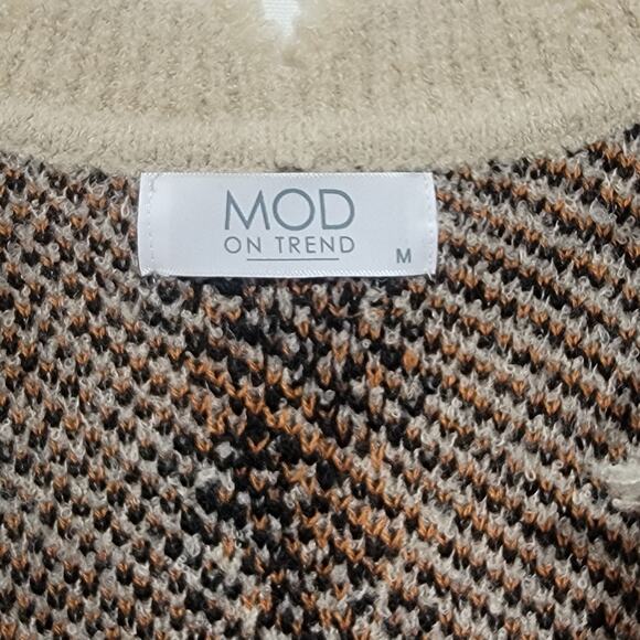 MOD on Trend Womens Cheetah Print Distressed V Neck Sweater Medium - Picture 3 of 6